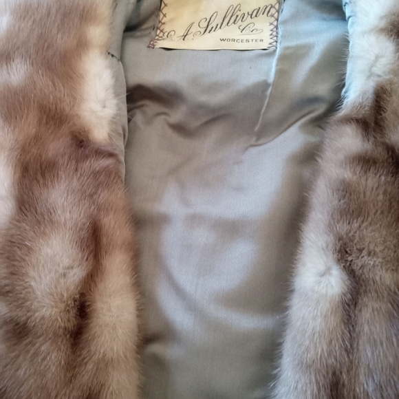 Fur cape - Picture 4 of 5